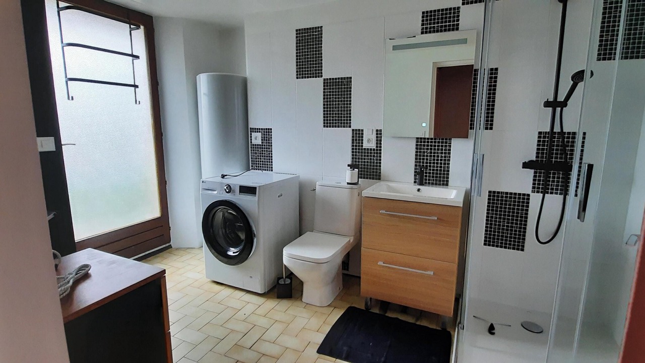 Photo of Bathroom in Saint-Amand-en-Puisaye
