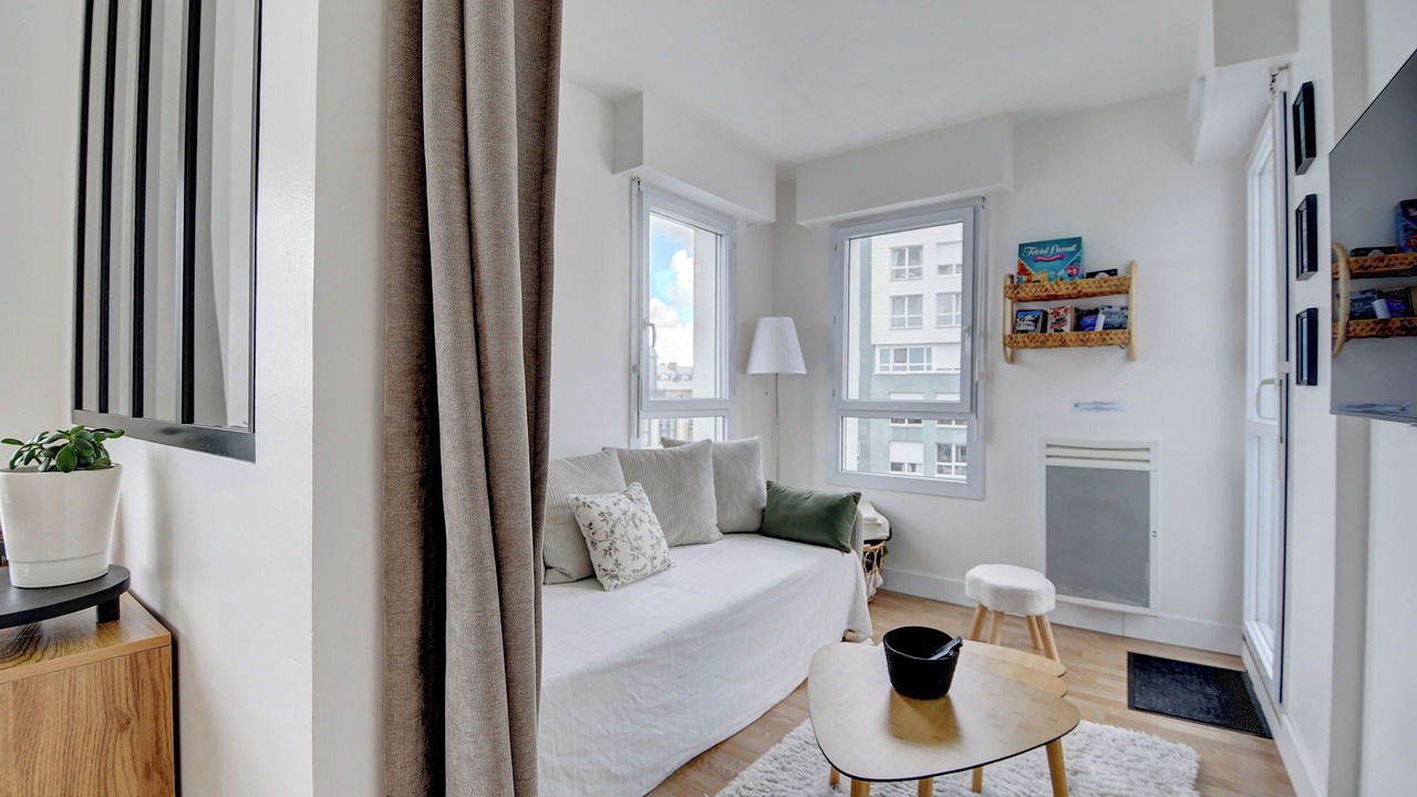 Photo of Livingroom in Downtown