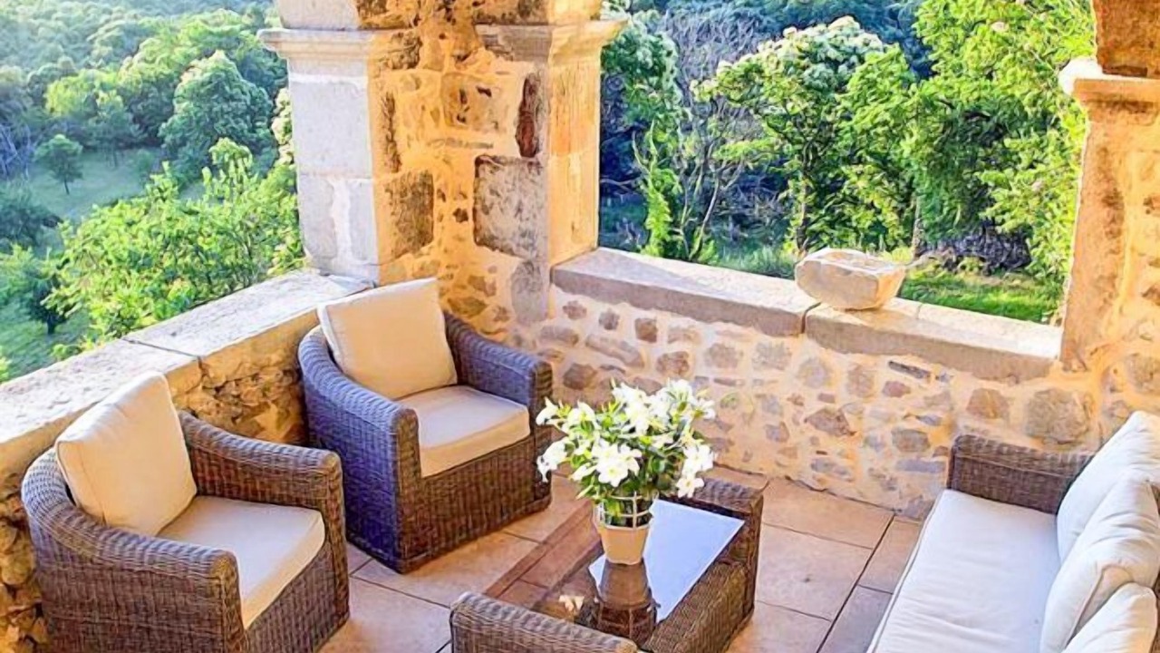 Photo of Outdoor in Banne
