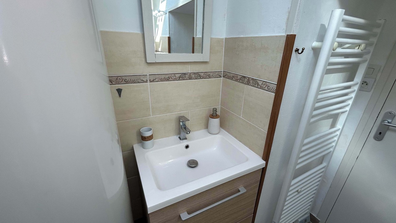 Photo of Bathroom in Tredrez-Locquemeau