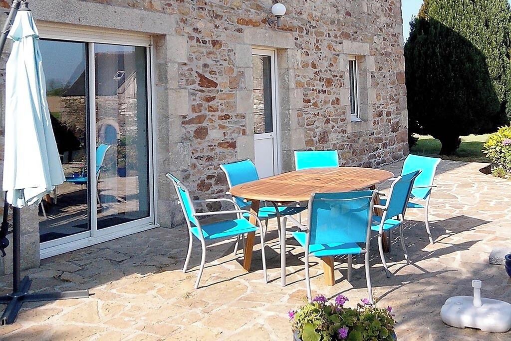 Photo of Outdoor in Guimaec