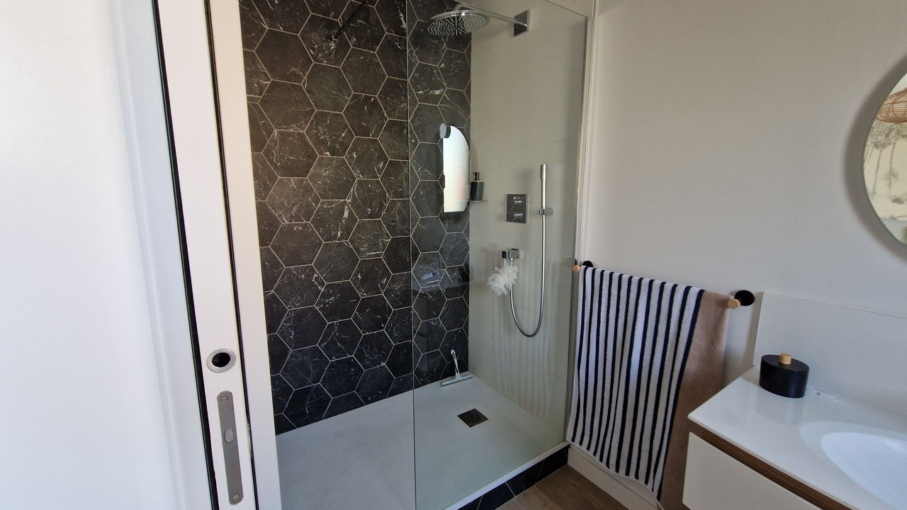 Photo of Bathroom in Esperance-Cottages