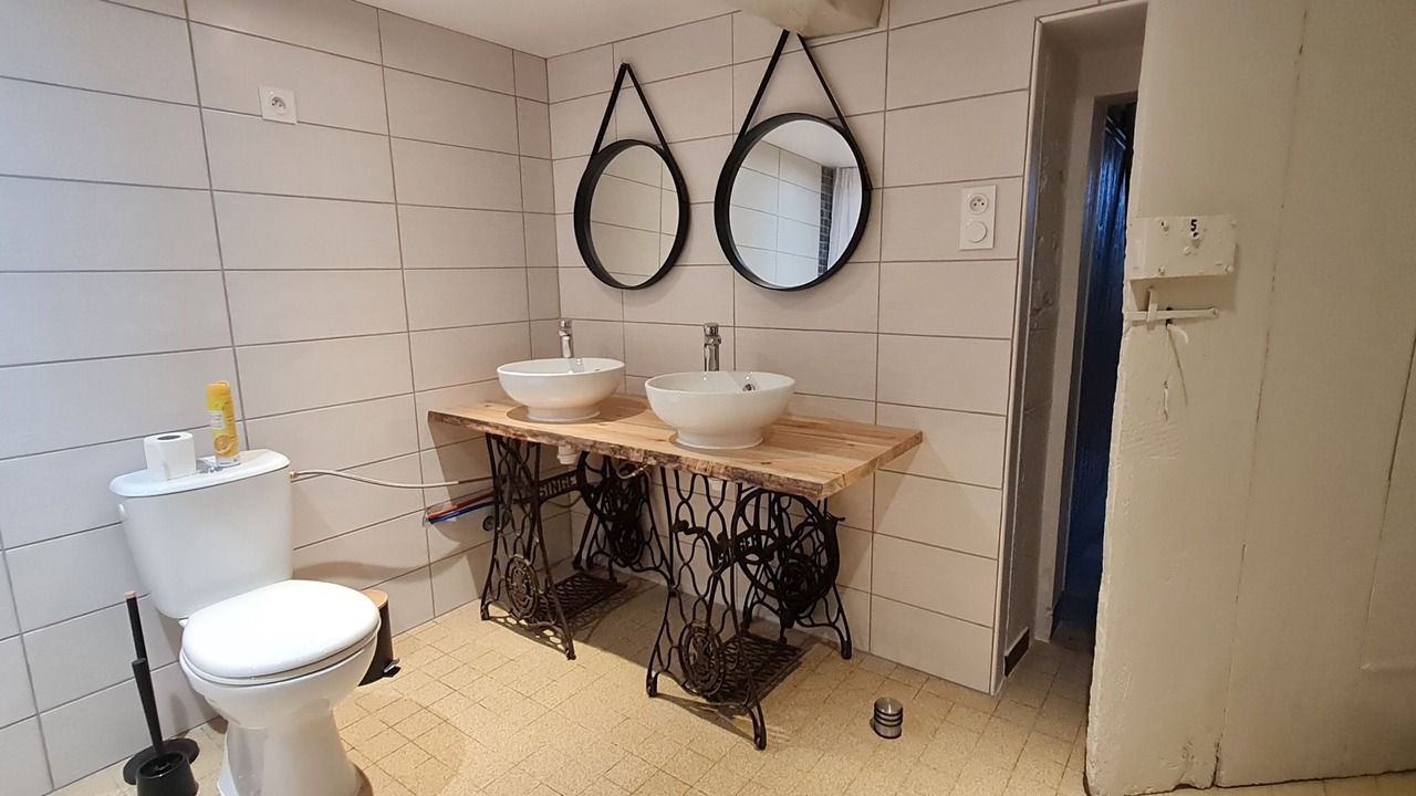 Photo of Bathroom in Charlieu-Belmont