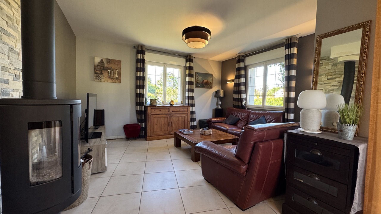 Photo of Livingroom in Montfort-le-Gesnois