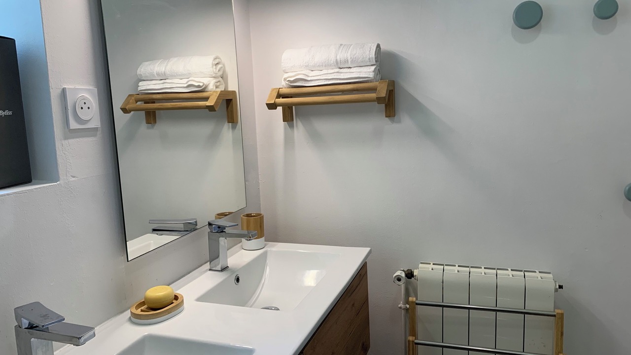 Photo of Bathroom in Saint-Antoine-de-Ficalba