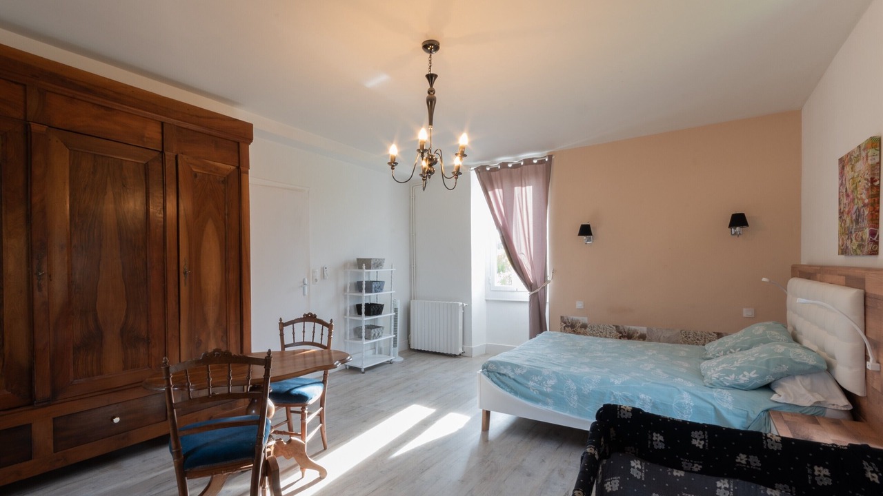 Photo of Bedroom in Ledeuix