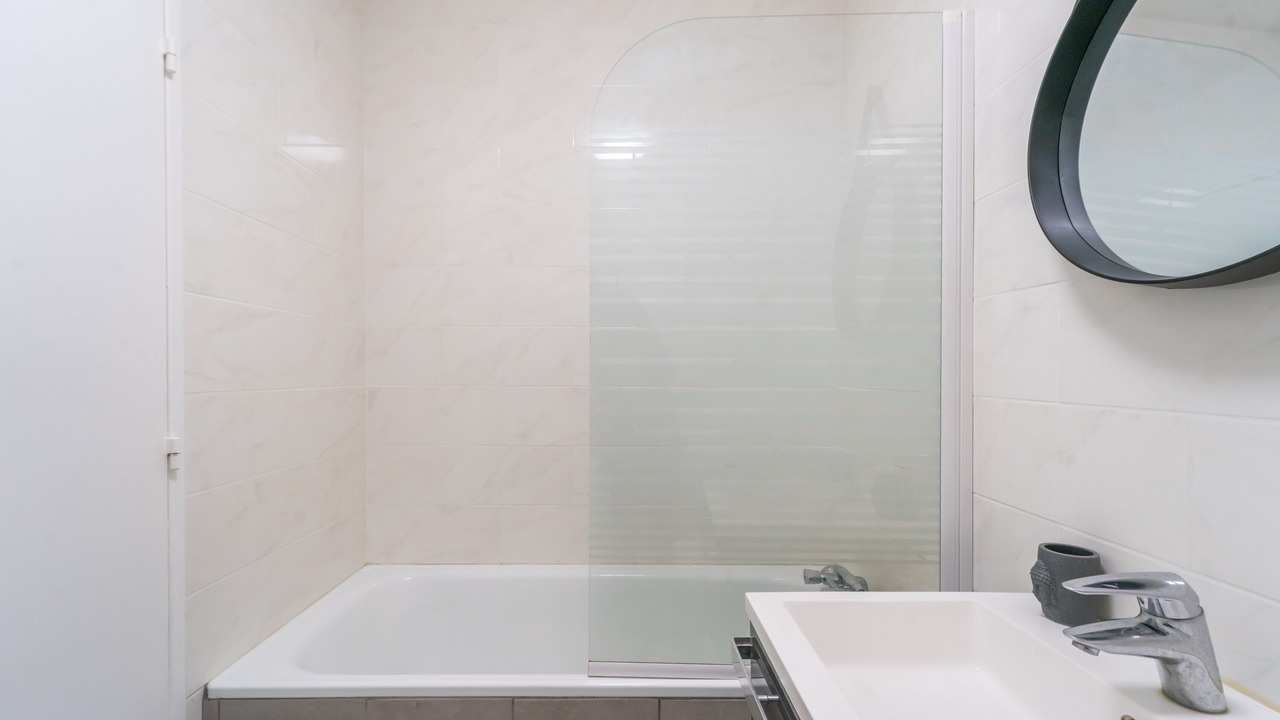 Photo of Bathroom in Stains