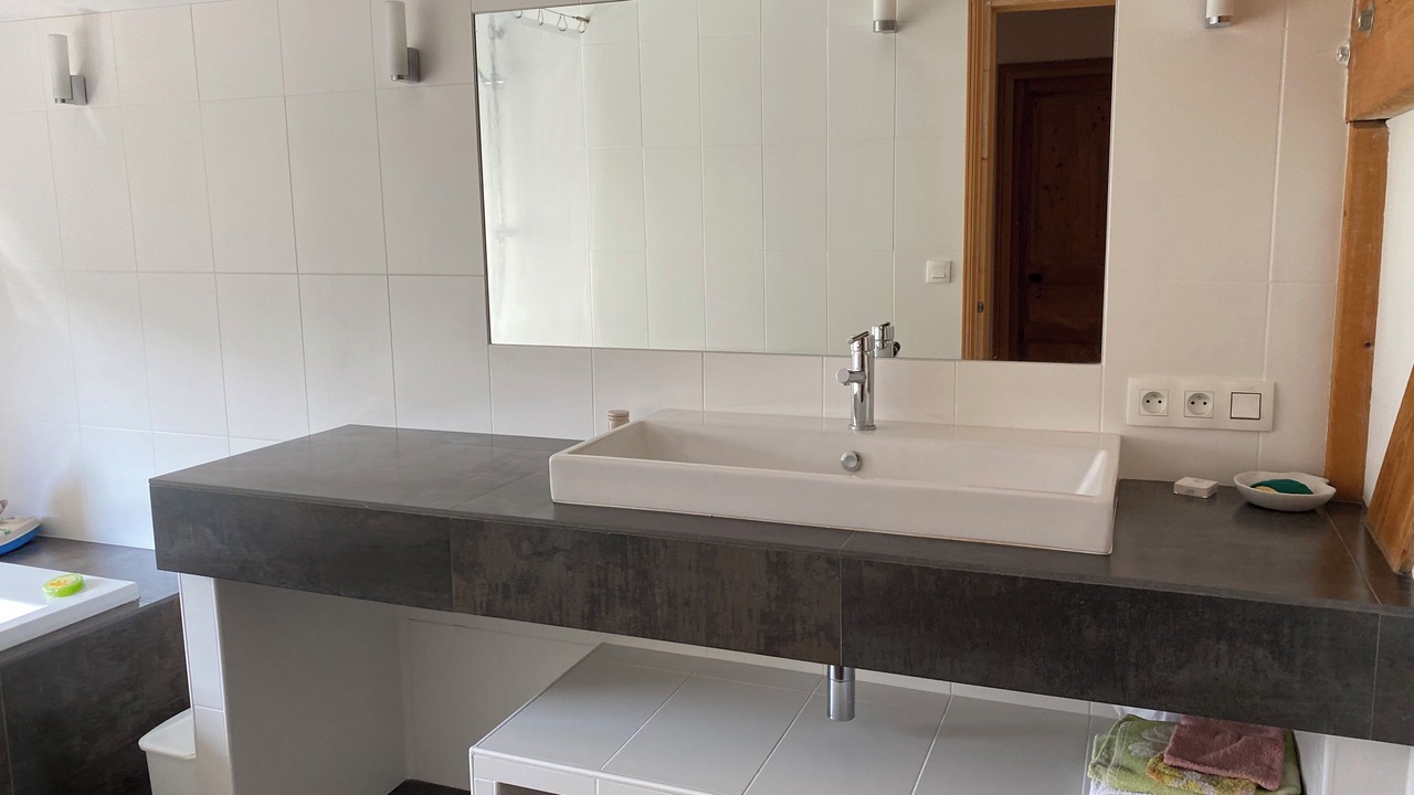 Photo of Bathroom in Villeneuve-dʼAllier