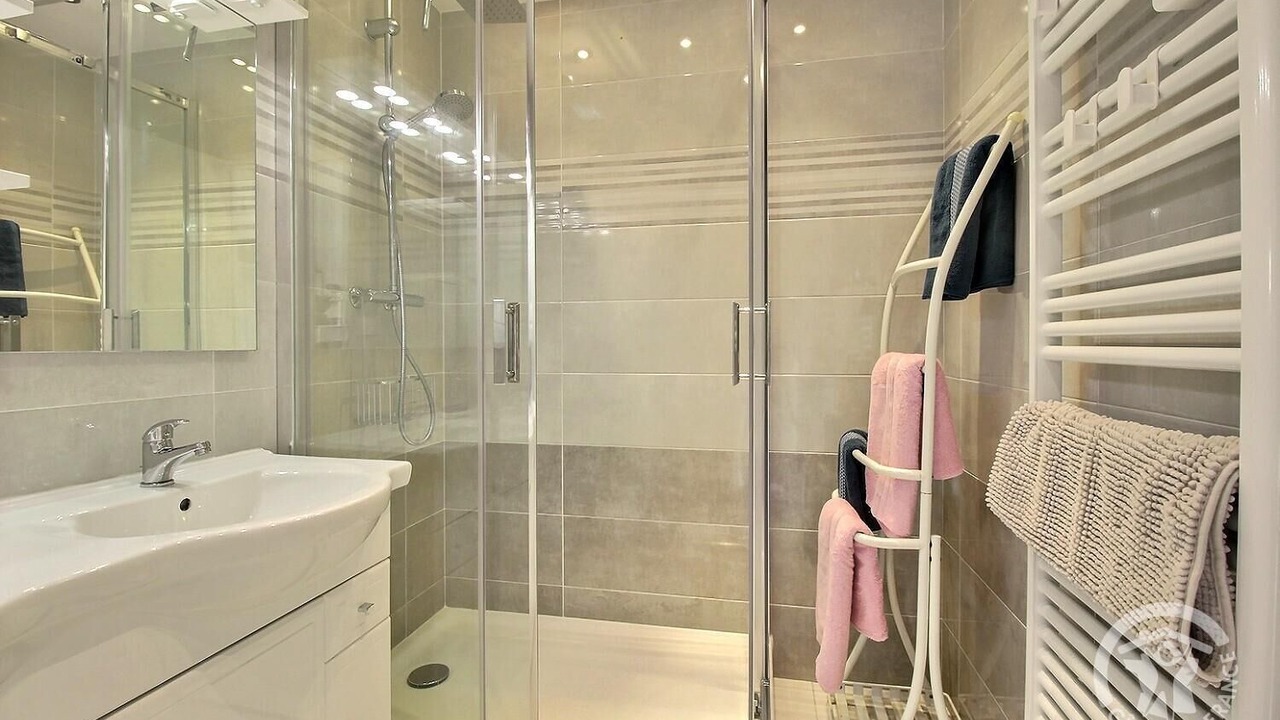 Photo of Bathroom in Etables-sur-Mer