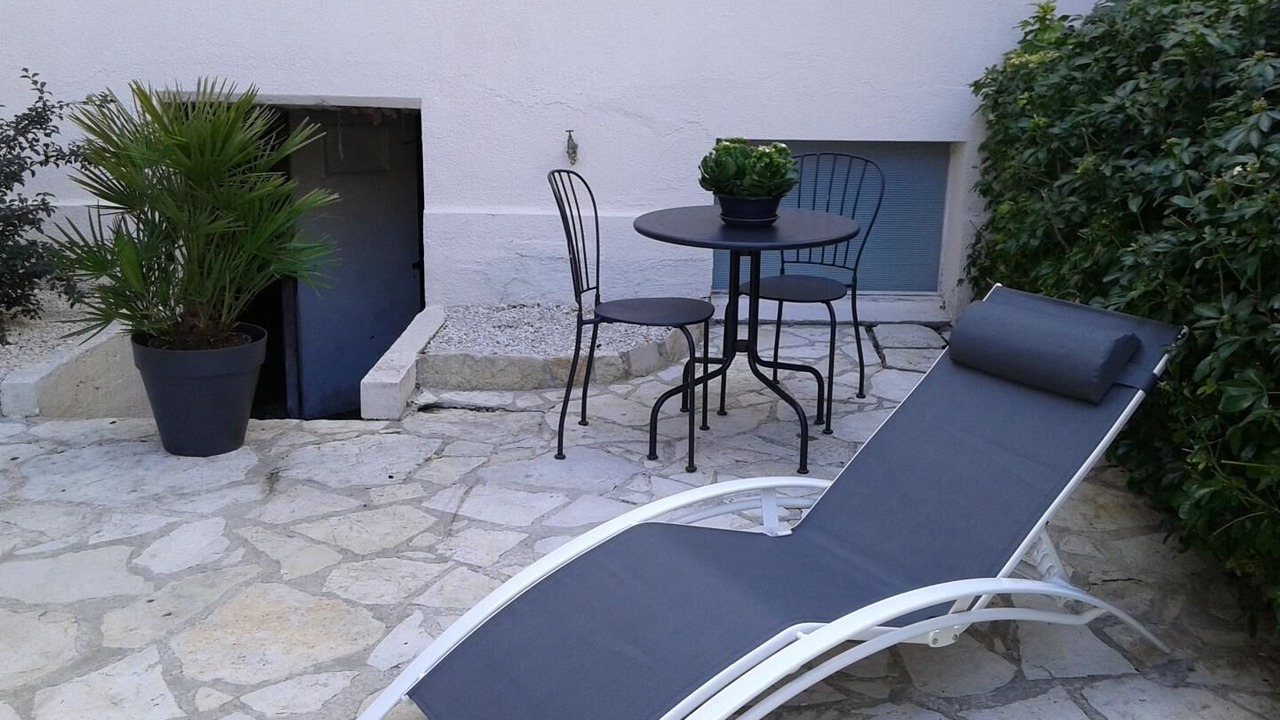 Photo of Outdoor in Anatole France Danton