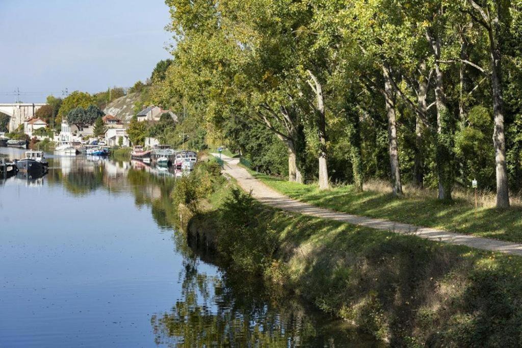 Photo of Others in Moret-sur-Loing