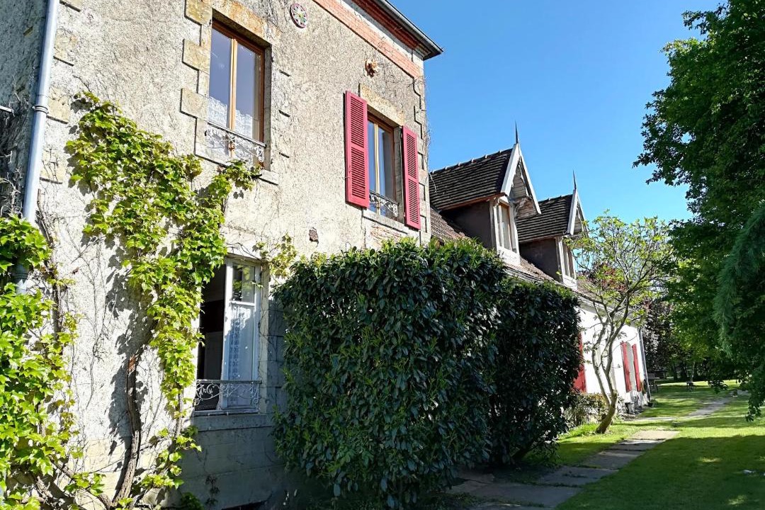 Photo of Others in Azy-le-Vif