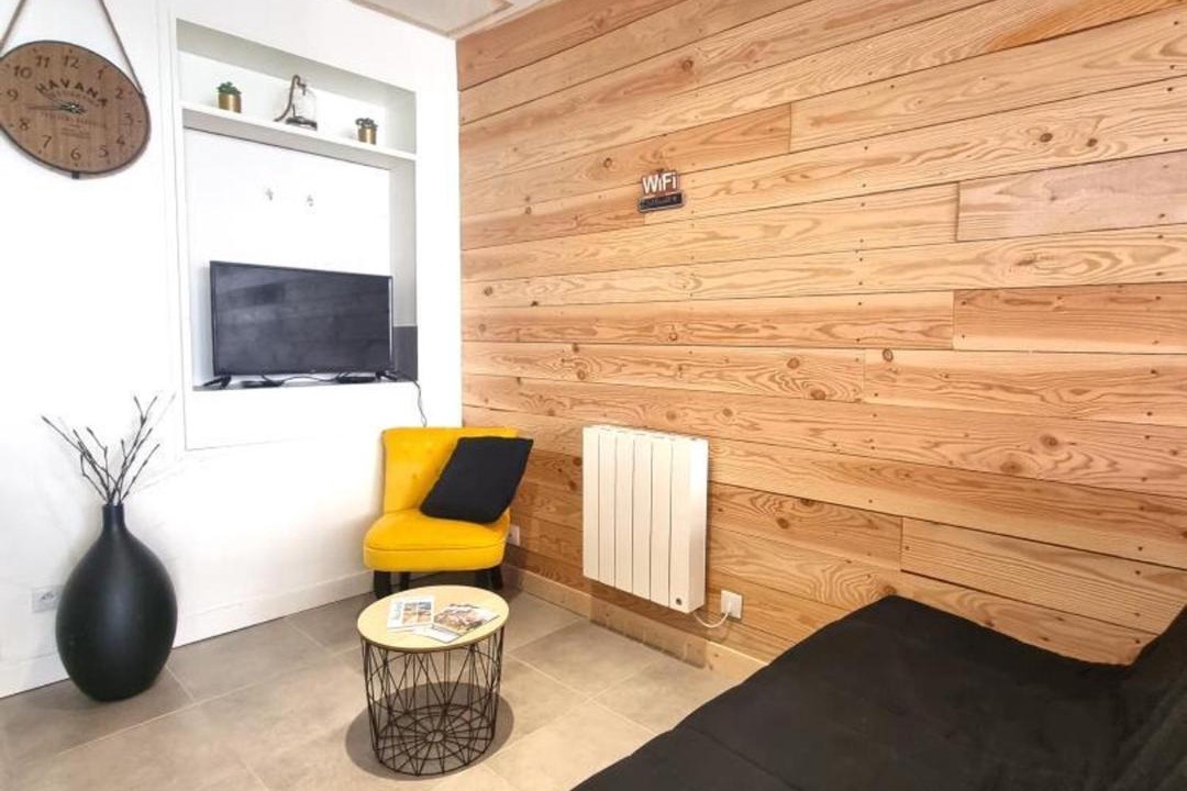 Photo of Livingroom in Charlieu