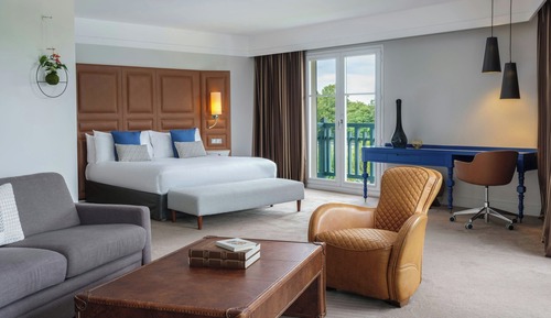 Executive Suite, 1 King Bed with Sofa bed