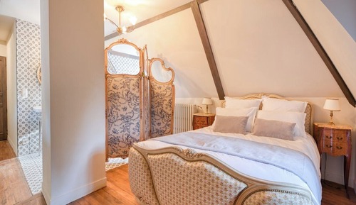 Signature Suite