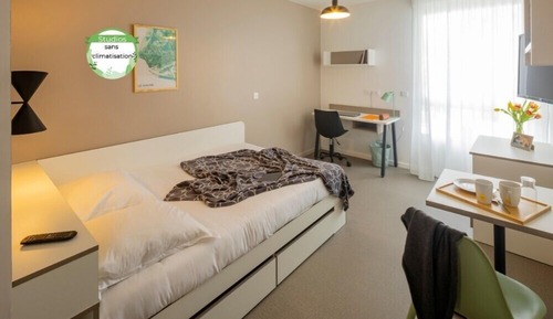 Economic studio, 1 large single bed
