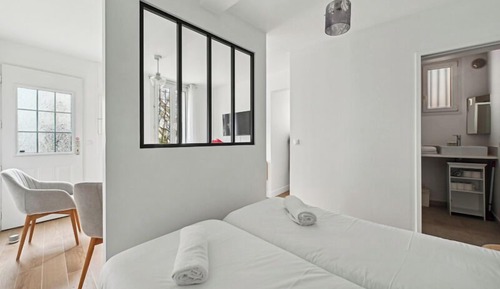 Business Apartment (14 rue du Parchamp)