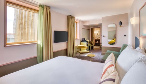 Junior Suite, 1 Queen Bed, Non Smoking (with Sofabed)