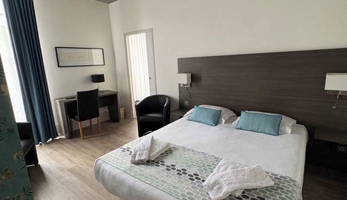 Standard Room, 1 Double Bed, City View