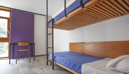 Shared Dormitory, Women only