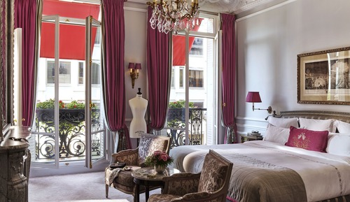 Suite Eiffel Haute Couture