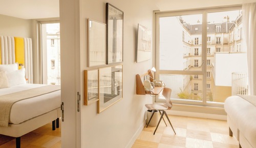 Family Room, Connecting Rooms