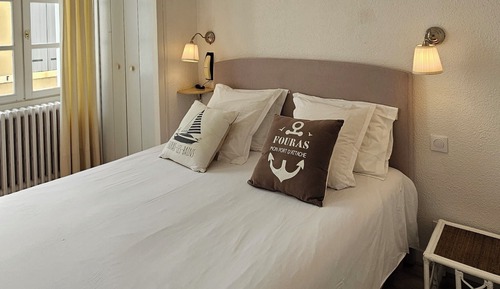 Standard Double Room, Partial Ocean View