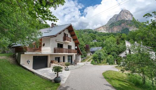 Three-Bedroom Premium Apartment with Balcony