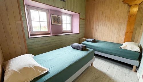 Single Bed in Mixed Dormitory Room