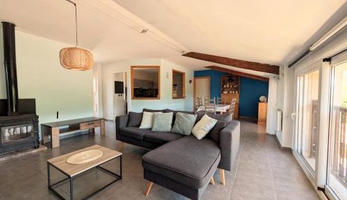 Three-Bedroom Apartment with Mountain View