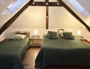 Basic Triple Room with Shared Bathroom