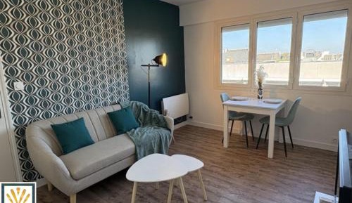 One-Bedroom Apartment - Sea Side