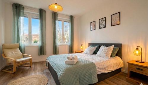 One-Bedroom Apartment with Terrace