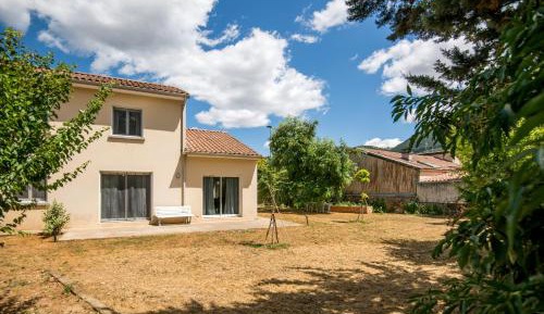 Villa with Garden View