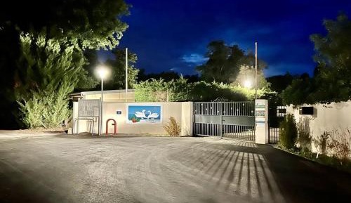 Tent - Shared Sanitary Facilities