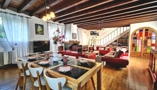 Holiday Home (6 Adults)