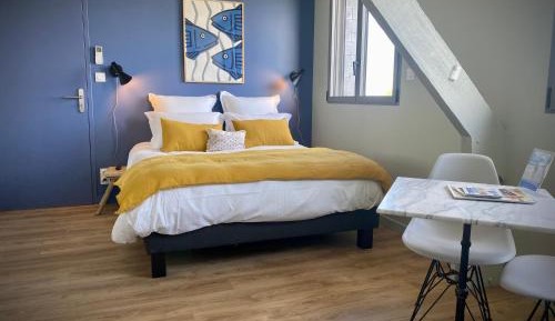 Triple Room with City View