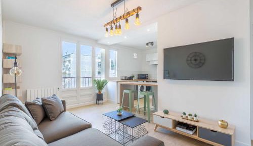 Three-Bedroom Apartment with Balcony