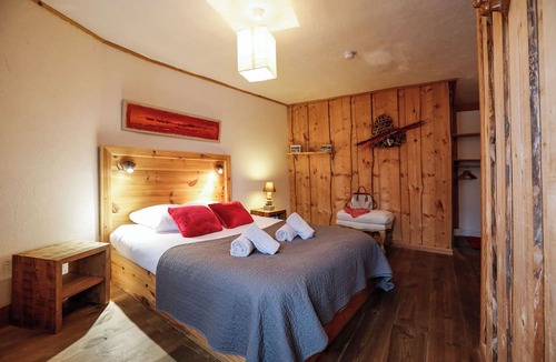 Correncon-en-Vercors Hotel | Auberge Les 2 Moucherolles