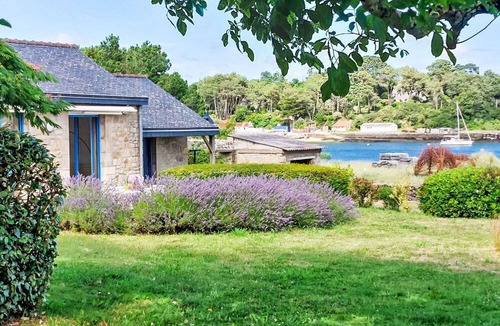 La Trinite-sur-Mer House | Wonderful private villa for 4 guests with TV, terrace and parking