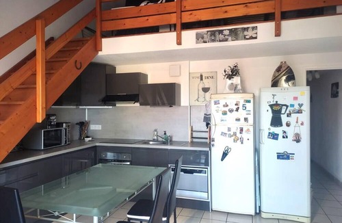 Les Hauts de Canet Apartment | Pretty haven of peace with pool