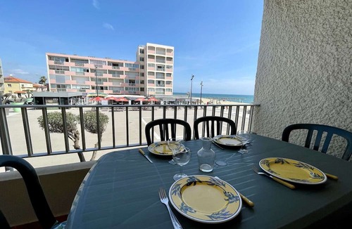 Saint-Nazaire Apartment | 2-room apt, sleeps 6, parking, near beach