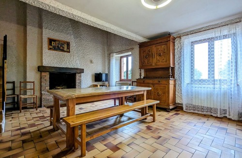 Saint-Didier-sur-Doulon Cottage | Cozy Nature Retreat Near La Chaise-Dieu with Spacious Garden & Child-Friendly Amenities