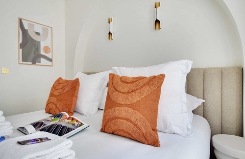Batignolles Apartment | Modern Apartement Center of Paris Montmartre