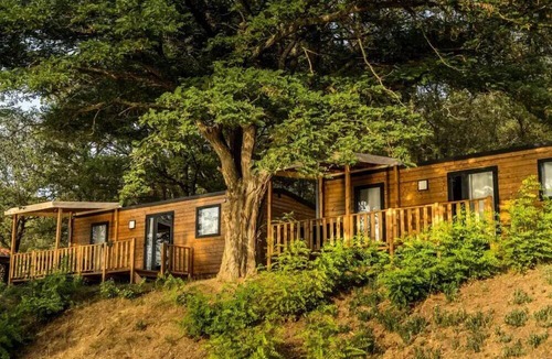 Vinca House | Iroise Cottage: Sleeps 4, 2 bedrooms, 2 bathrooms, sleeps 4