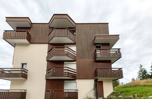 Les Adrets Apartment | Apartment 'Le May'hé - Studio Cabin and Balcony' with Mountain View and Balcony