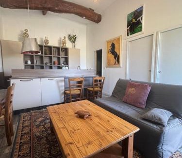 Tupin-et-Semons Apartment | Studio de l'Olivier L'étalonBlanc