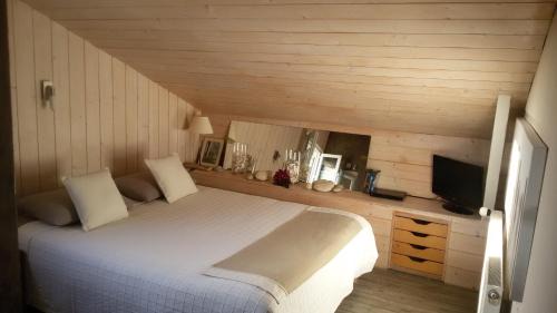 Chateauroux Bed & Breakfast | Les Volets Bleus