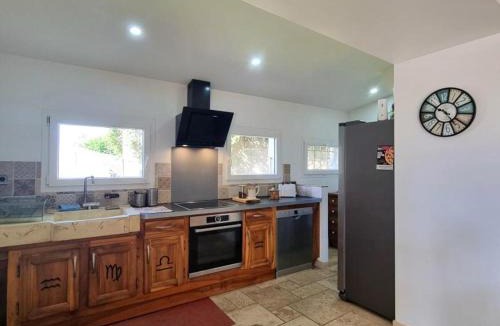 Lezigneux House | GÃ®te confortable avec jardin - 4 pers. - FR-1-496-410