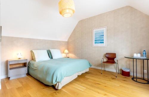 Plomeur Bed & Breakfast | Une Chambre À Lestriguiou